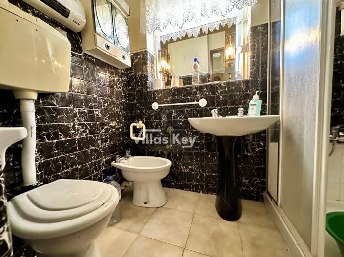 Image No.24-3 Bed Apartment for sale