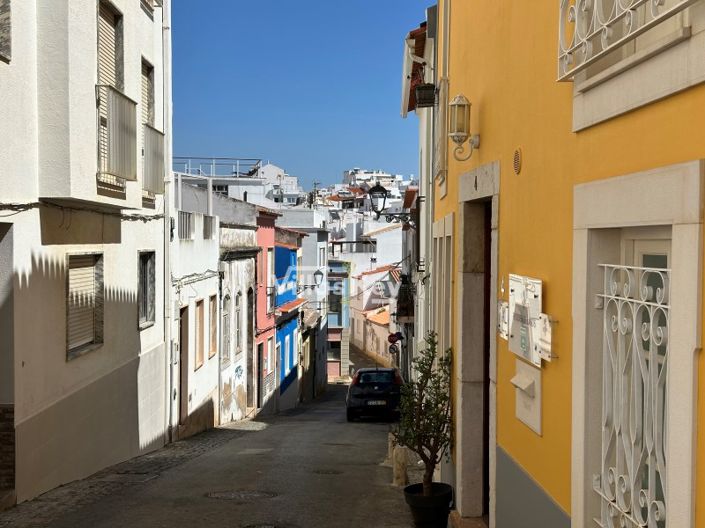 Image No.25-3 Bed Apartment for sale