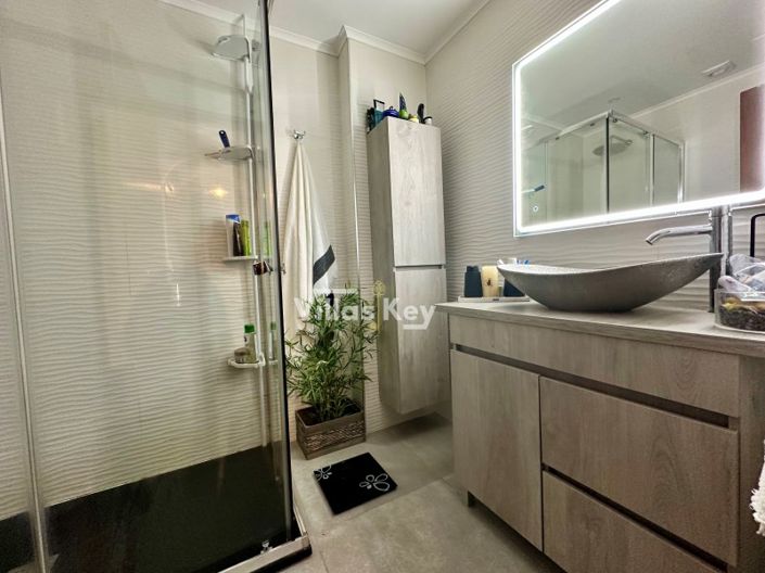 Image No.20-2 Bed Apartment for sale