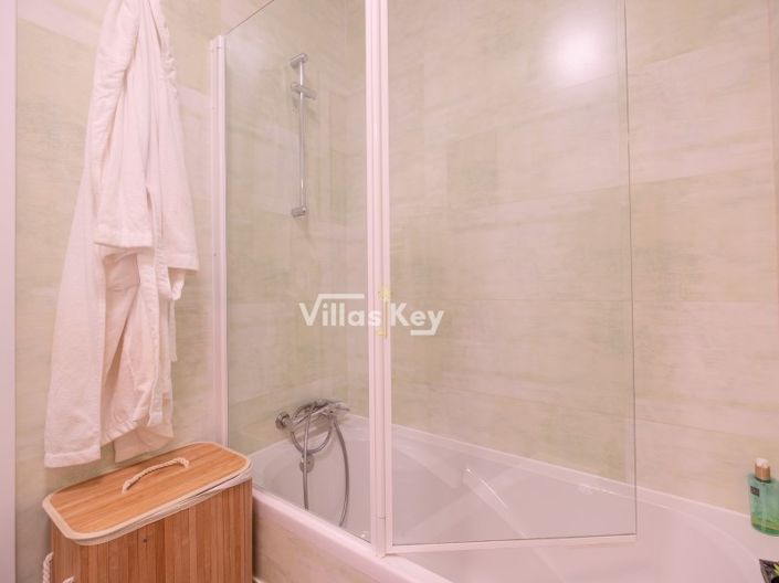 Image No.25-2 Bed Apartment for sale