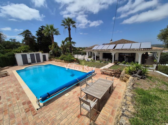 Image No.1-4 Bed House for sale