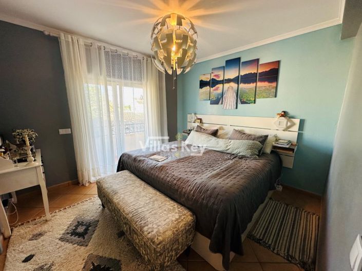 Image No.10-4 Bed House for sale