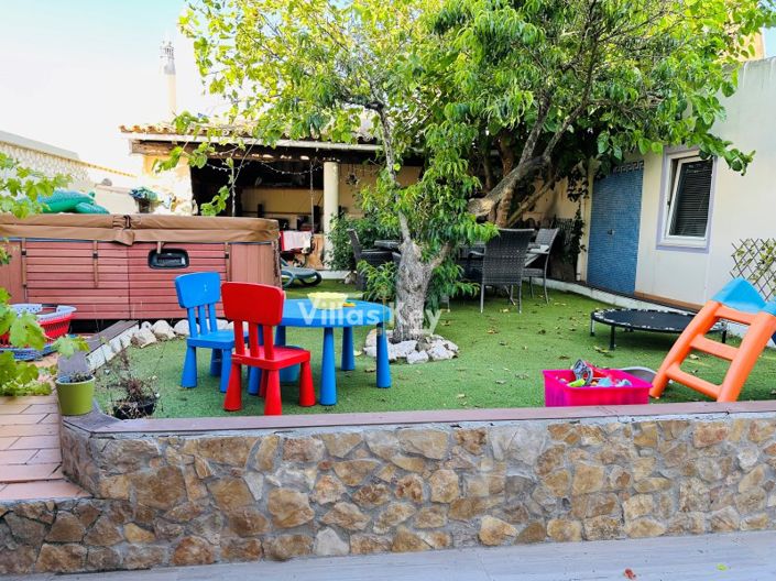 Image No.24-4 Bed House for sale