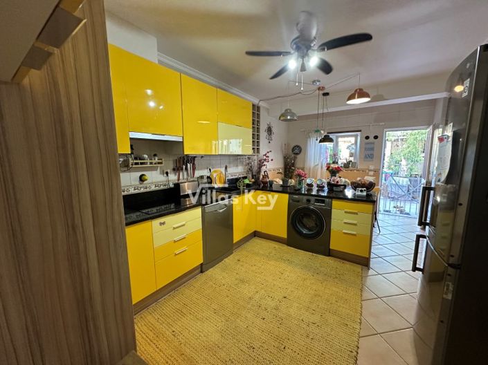 Image No.9-4 Bed House for sale