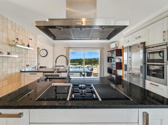 Image No.11-4 Bed House for sale