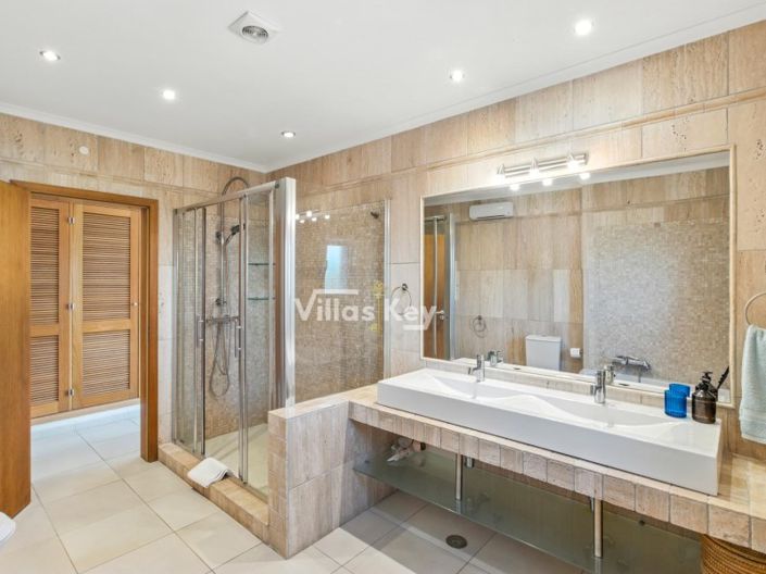 Image No.27-4 Bed House for sale