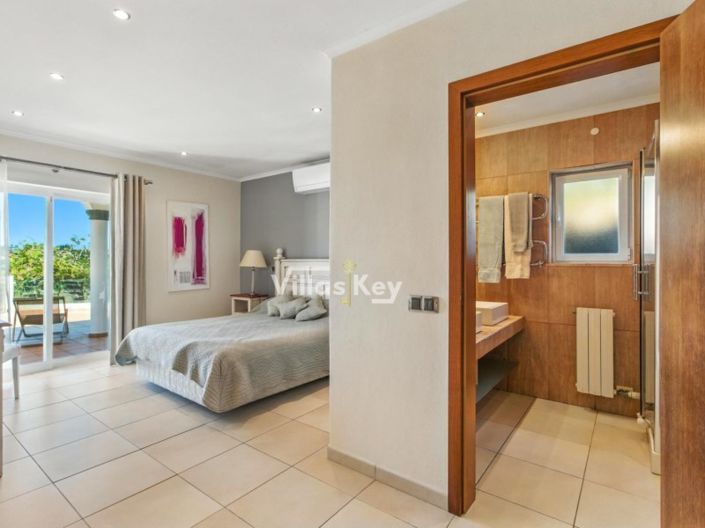 Image No.28-4 Bed House for sale