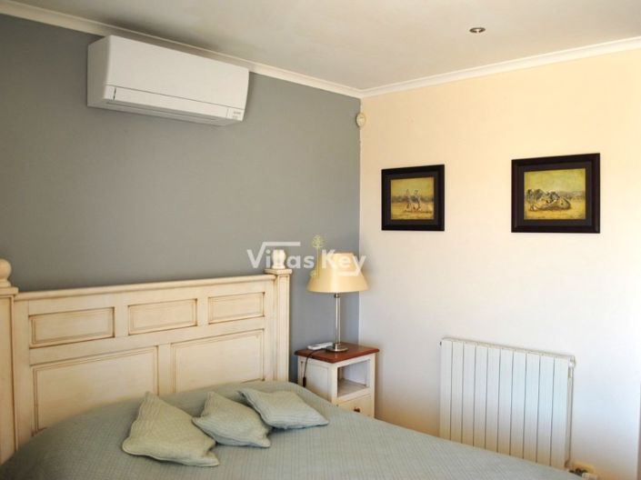 Image No.30-4 Bed House for sale