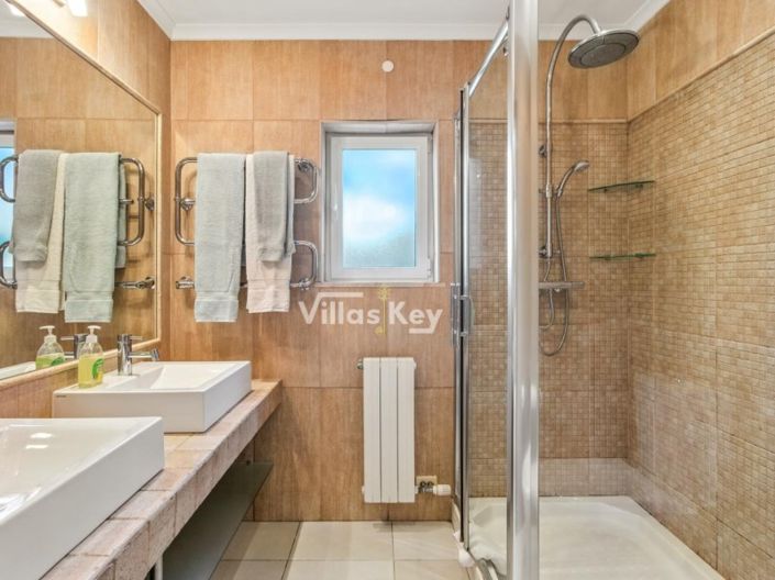 Image No.31-4 Bed House for sale