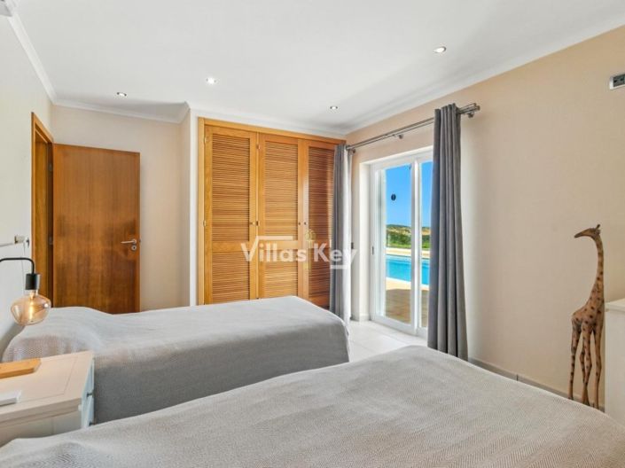 Image No.34-4 Bed House for sale