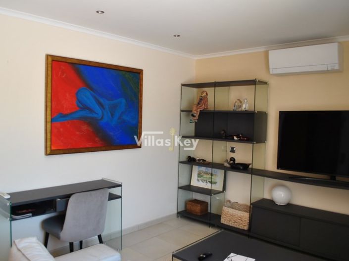 Image No.40-4 Bed House for sale