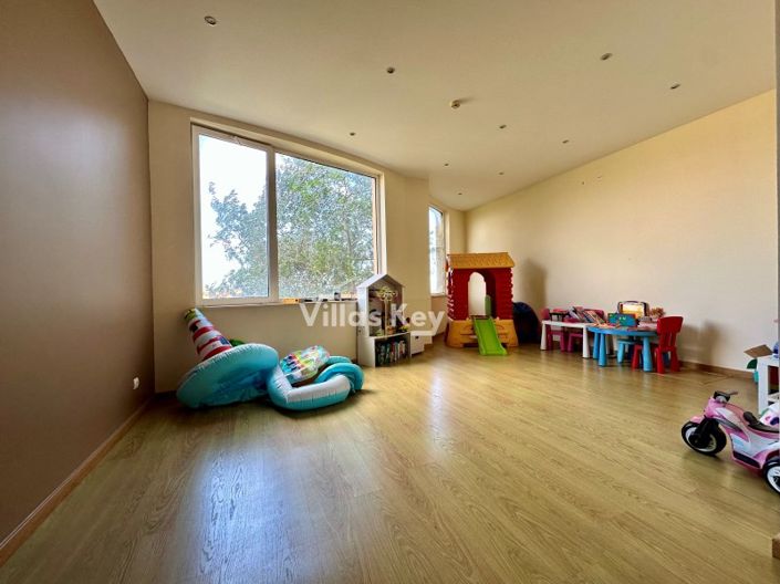 Image No.24-2 Bed Apartment for sale