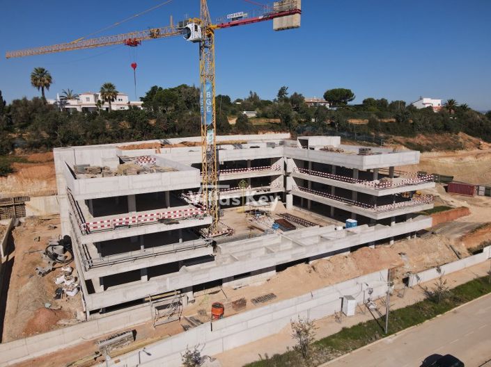 Image No.8-3 Bed Apartment for sale