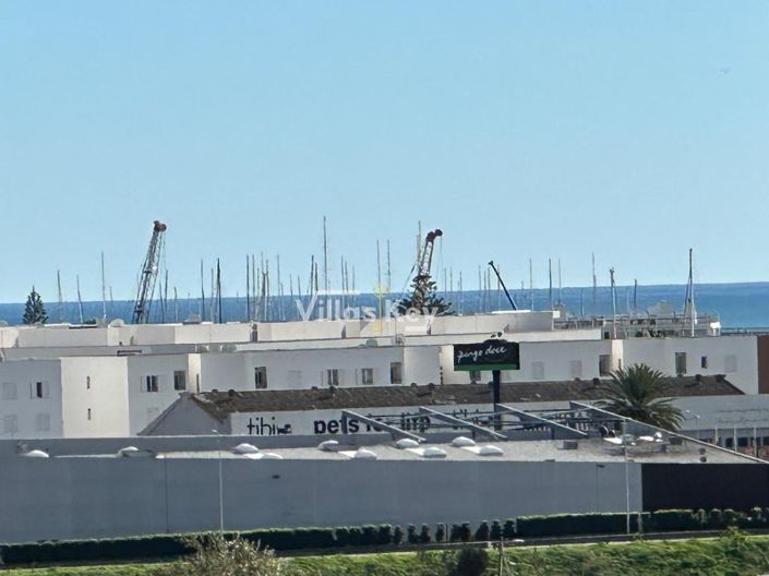 Image No.20-3 Bed Apartment for sale