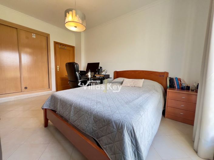 Image No.23-3 Bed Apartment for sale