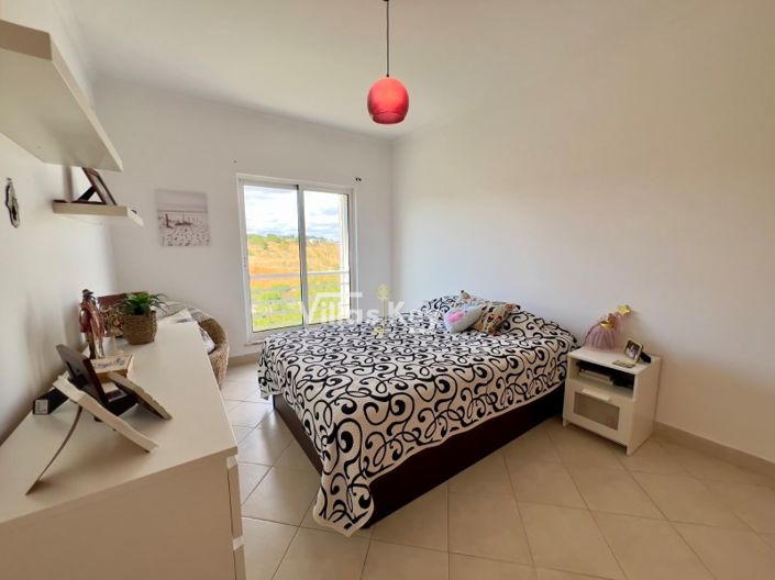 Image No.25-3 Bed Apartment for sale