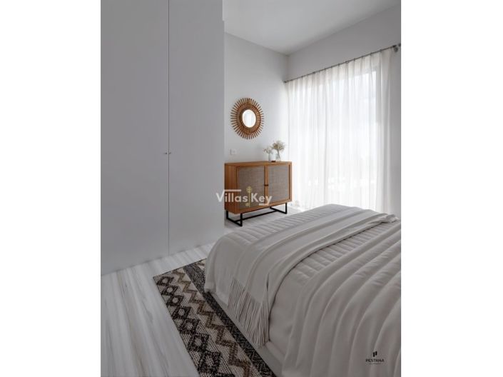 Image No.8-2 Bed House for sale