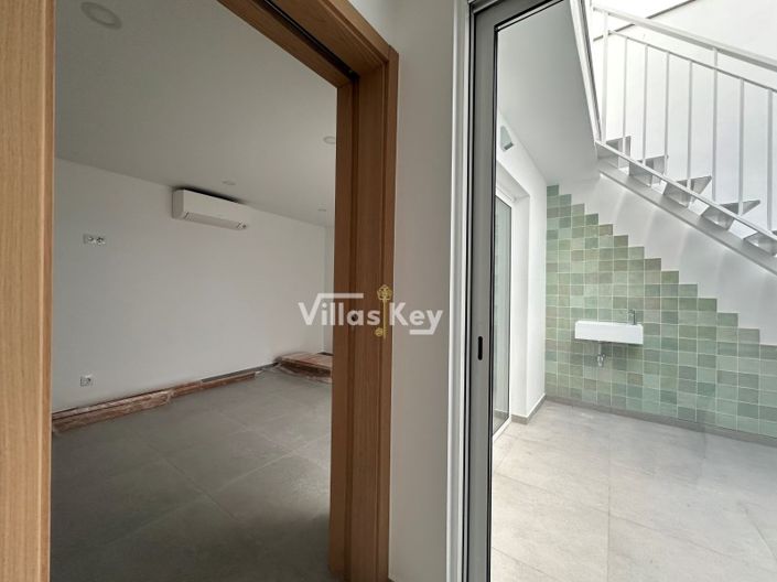 Image No.3-Maison de 6 chambres à vendre à Lagos