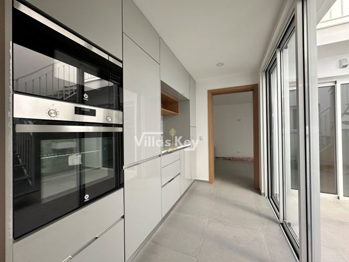 Image No.4-Maison de 6 chambres à vendre à Lagos