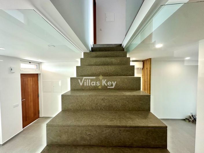 Image No.9-Maison de 6 chambres à vendre à Lagos