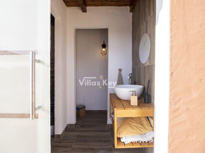 Image No.12-4 Bed House for sale