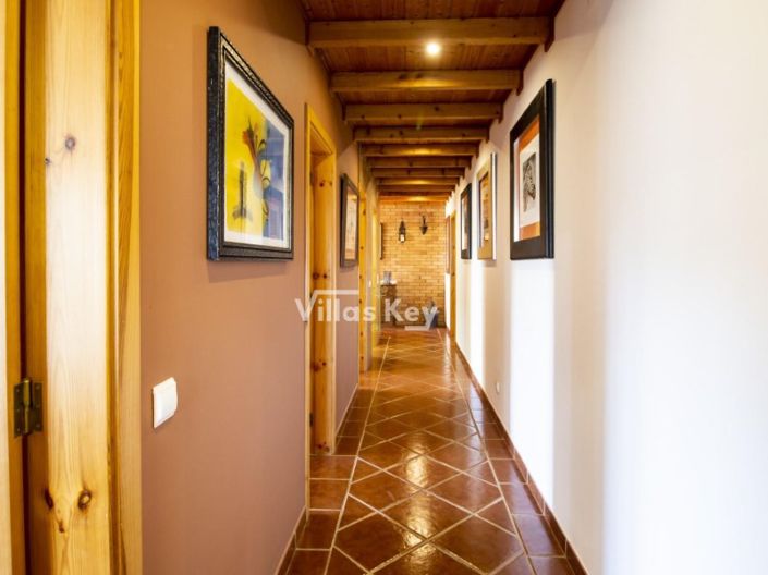 Image No.27-4 Bed House for sale