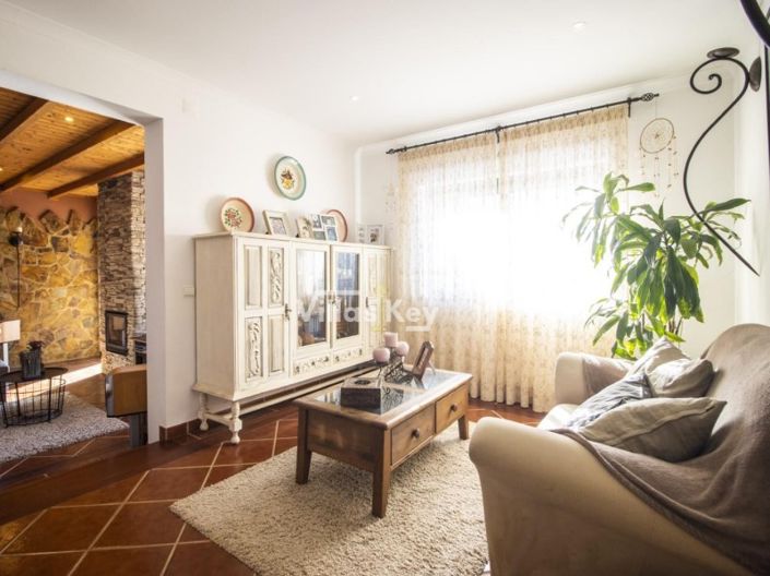 Image No.28-4 Bed House for sale