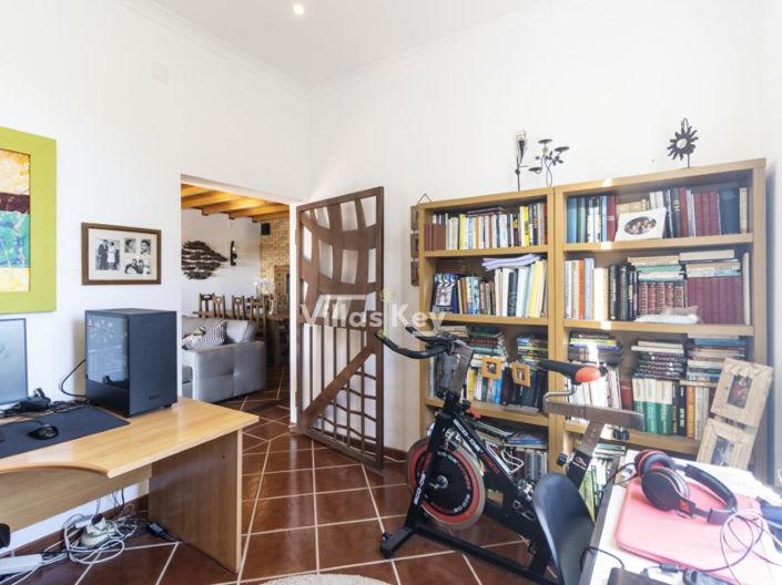 Image No.29-4 Bed House for sale