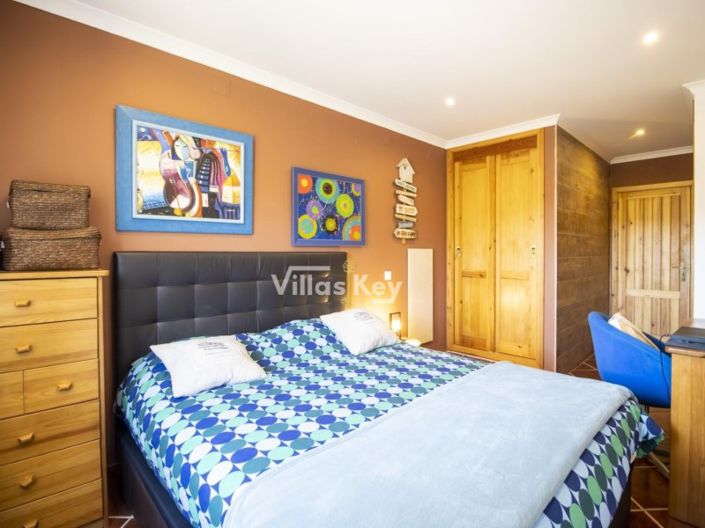 Image No.33-4 Bed House for sale