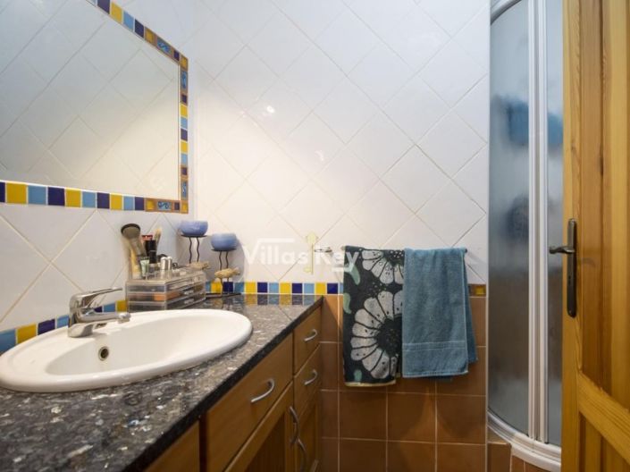 Image No.38-4 Bed House for sale