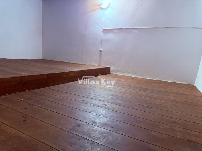 Image No.19-5 Bed House for sale