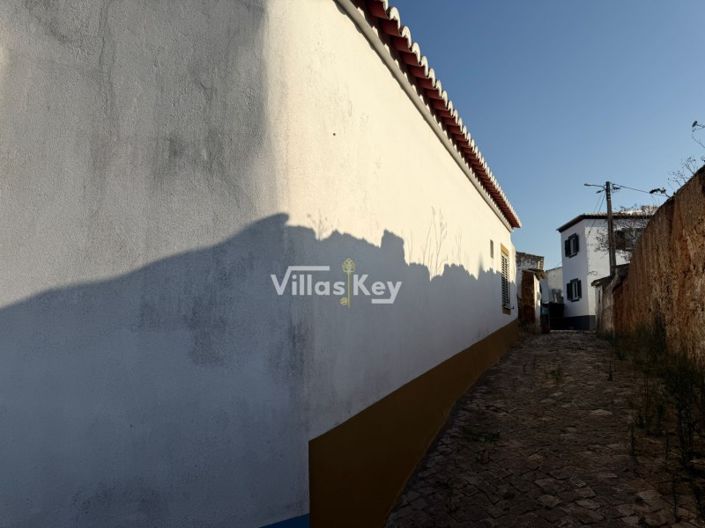 Image No.6-5 Bed House for sale