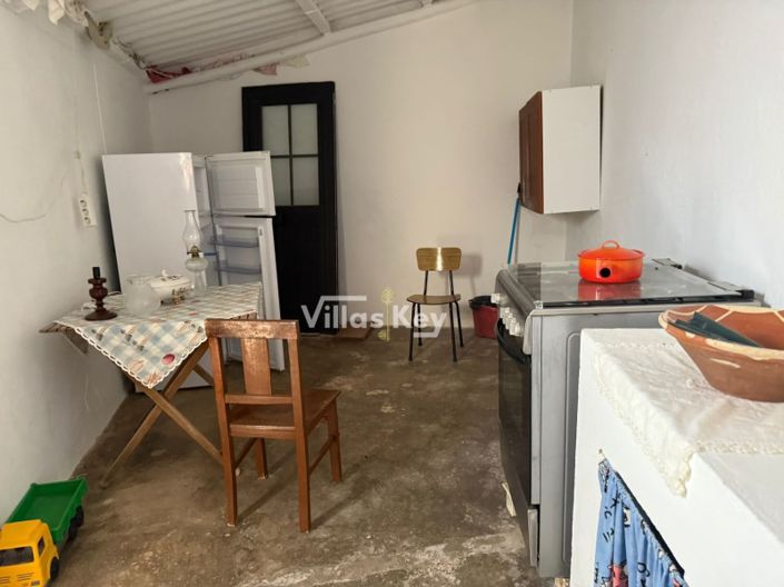 Image No.8-5 Bed House for sale