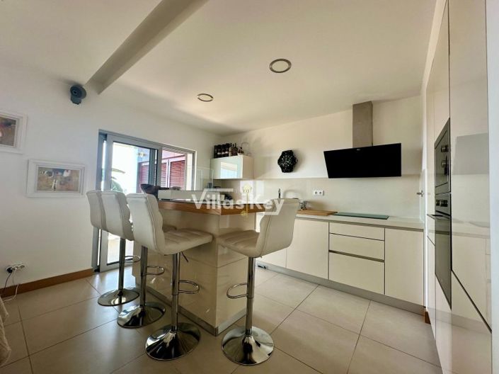 Image No.14-2 Bed Apartment for sale