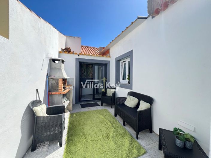 Image No.19-3 Bed House for sale