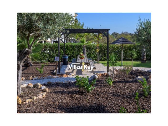 Image No.23-2 Bed Apartment for sale