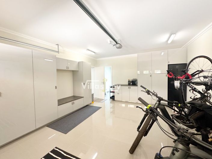 Image No.26-4 Bed House for sale