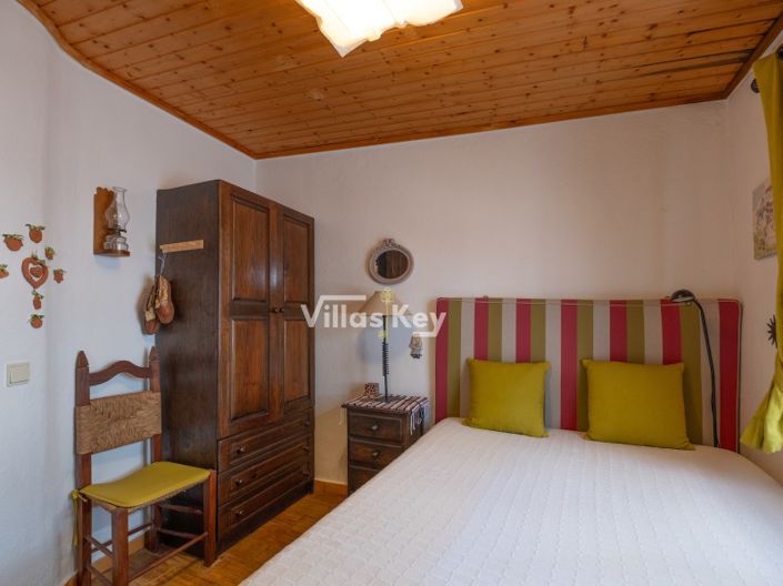 Image No.14-3 Bed House for sale