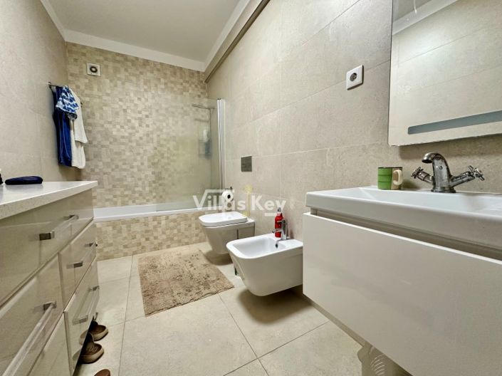 Image No.20-2 Bed Apartment for sale