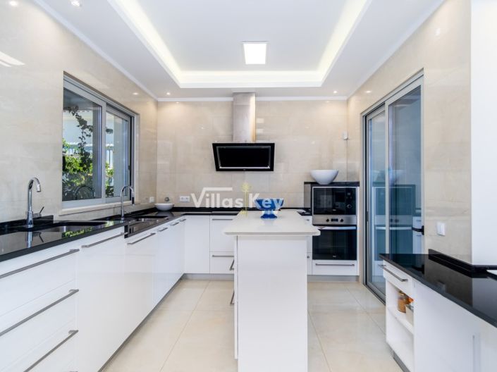 Image No.9-3 Bed House for sale