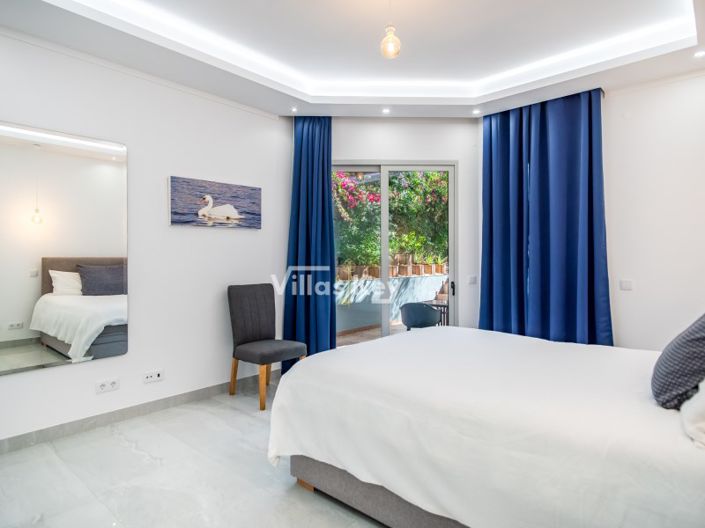 Image No.13-3 Bed House for sale