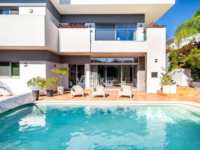 Image No.26-3 Bed House for sale