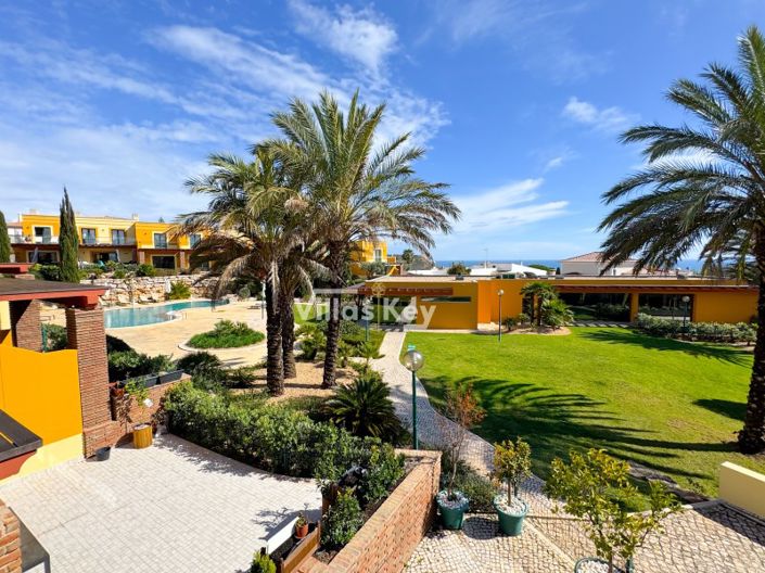 Image No.13-2 Bed House for sale