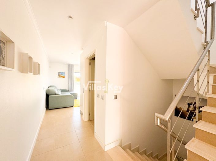 Image No.9-2 Bed House for sale