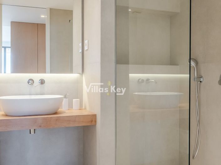 Image No.24-2 Bed Apartment for sale