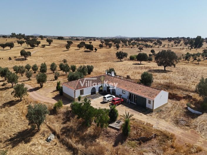 Image No.4-8 Bed Farmhouse for sale