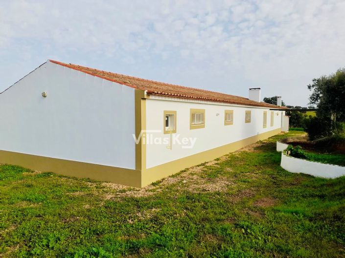 Image No.16-8 Bed Farmhouse for sale