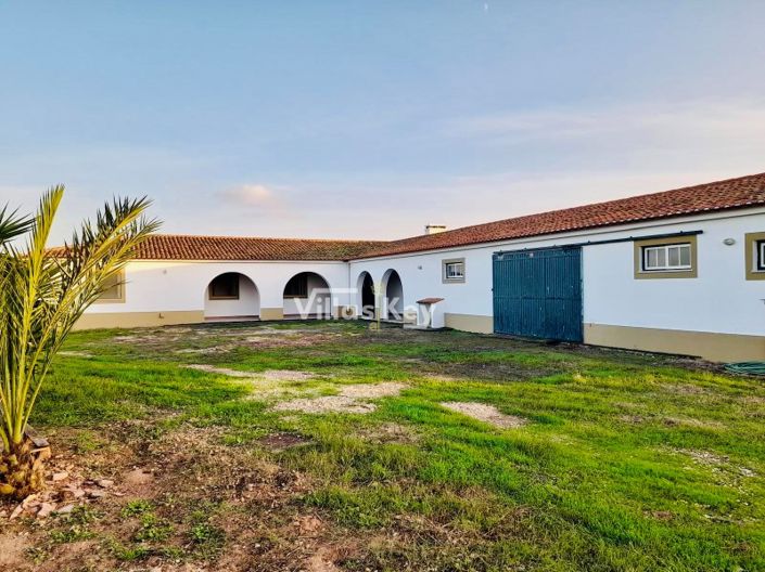 Image No.19-8 Bed Farmhouse for sale