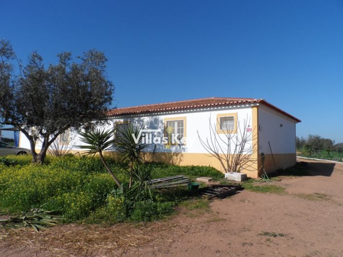 Image No.9-8 Bed Farmhouse for sale