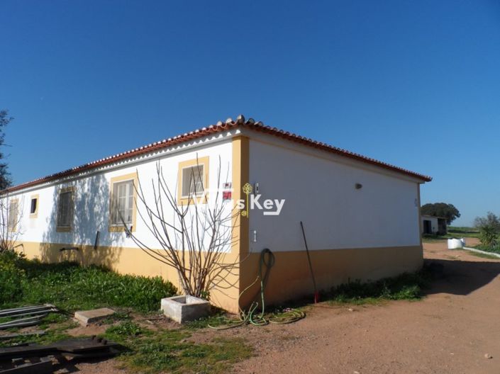 Image No.12-8 Bed Farmhouse for sale